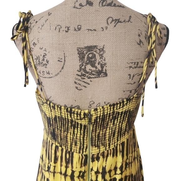 NWT Alice + Olivia Yellow Tie Die Black Sweetheart Ruched Mini Sundress - 12 - Picture 6 of 10